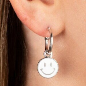 SUBTLE SMILE New Paparazzi Earrings Pierced White Silver Tone Smiley Face NIP